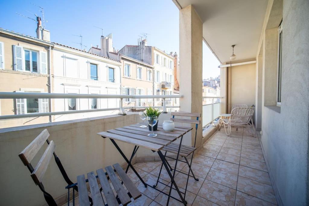 Apartment Equipe Avec Terrasse 4 Couchages Marseilles